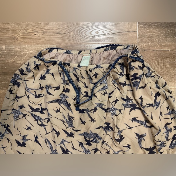 Modbe tan skirt with navy blue birds, size Xl - Picture 3 of 6